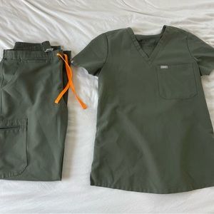 FIGS limited edition MOSS scrub set